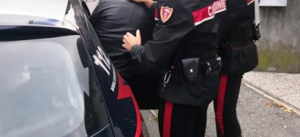 Spaccio nel quartiere della Bolghera, tenta la fuga ma viene bloccato dai carabinieri: 39enne arrestato